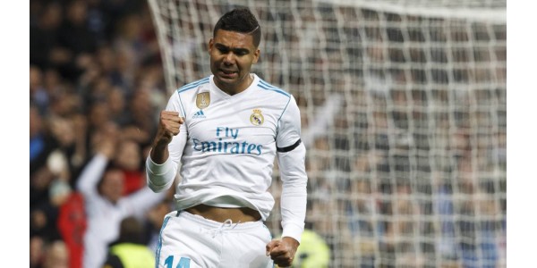 Chelsea skal konkurrere med Liverpool til Real Madrid midtbanespiller